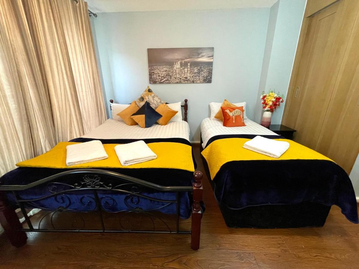 London Stratford Luxury House, 5 Minutes Walk Station, Westfield, 3 Bedrooms 3 Bathrooms, Reception, Garden, Parking Zewnętrze zdjęcie