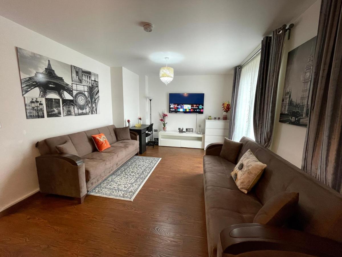 London Stratford Luxury House, 5 Minutes Walk Station, Westfield, 3 Bedrooms 3 Bathrooms, Reception, Garden, Parking Zewnętrze zdjęcie