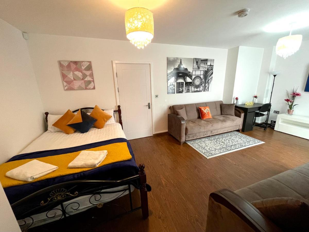 London Stratford Luxury House, 5 Minutes Walk Station, Westfield, 3 Bedrooms 3 Bathrooms, Reception, Garden, Parking Zewnętrze zdjęcie