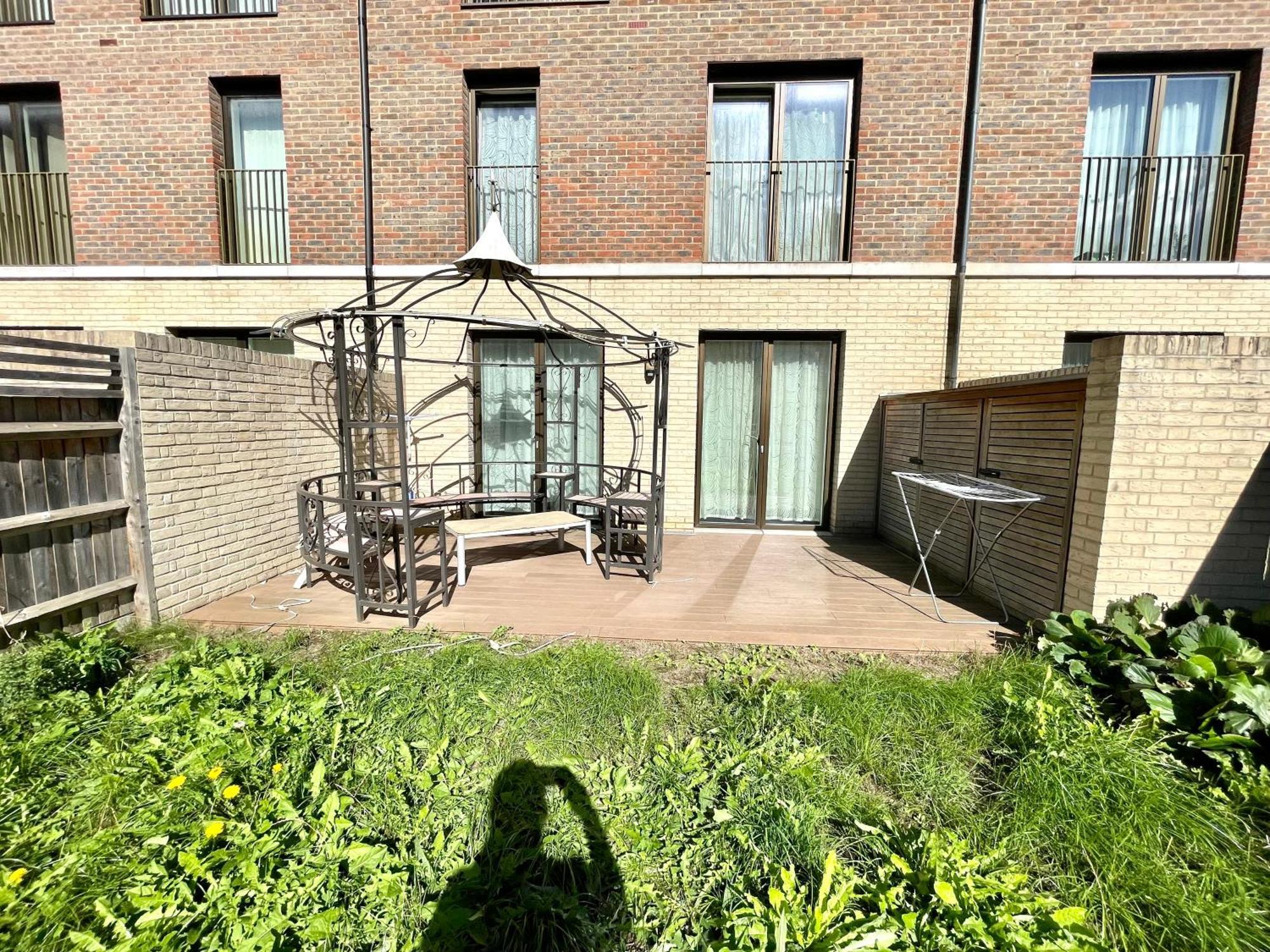 London Stratford Luxury House, 5 Minutes Walk Station, Westfield, 3 Bedrooms 3 Bathrooms, Reception, Garden, Parking Zewnętrze zdjęcie